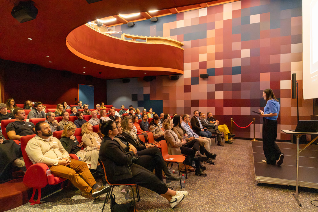 Event vortrag in einem saal; fotografiert von fotoboss.ch